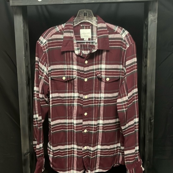 American Eagle- maroon, gray, and white flannel shirt - Picture 1 of 6